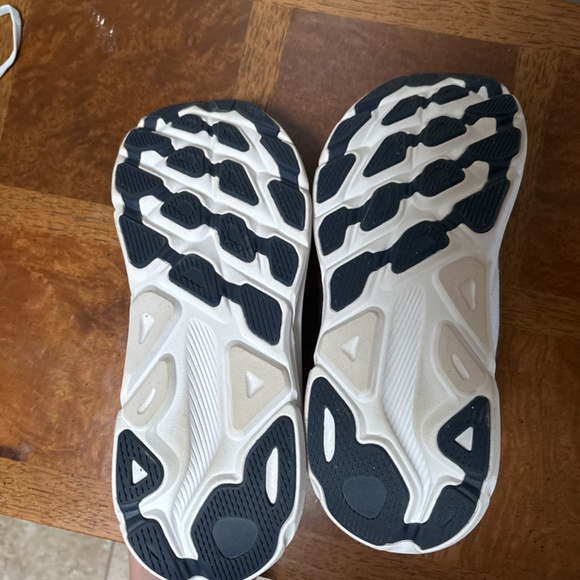 Hoka Clifton 9 women’s size 10 - Picture 5 of 8